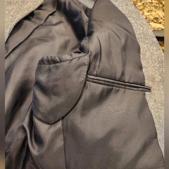 Men's Gray & Blue Accent Blazer - Picture 4 of 5